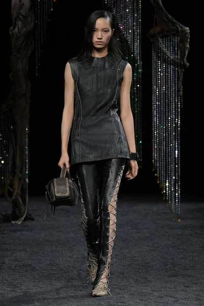 Look 3